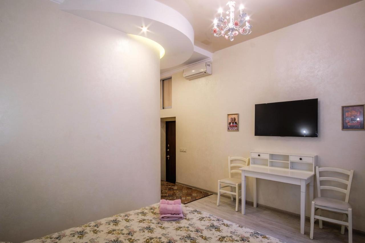 Studio Near Deribasovskaya Одеса Екстер'єр фото